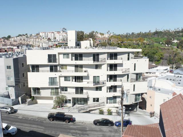 Apartment for rent in Canoga Park, California