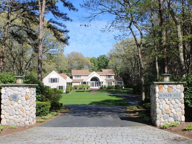 House for sale in Osterville, Osterville