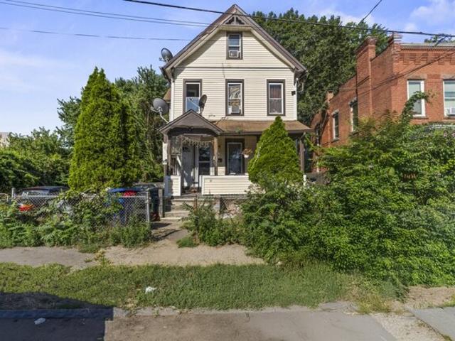 House for sale in Bridgeport