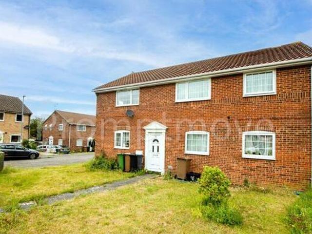 House for sale in Luton