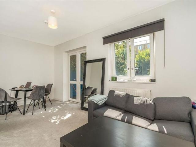 House for rent in Walworth, Greater London