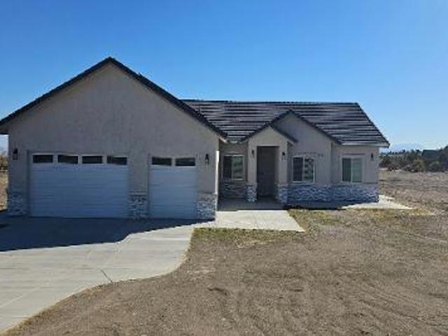 House for sale in Pinon Hills, California