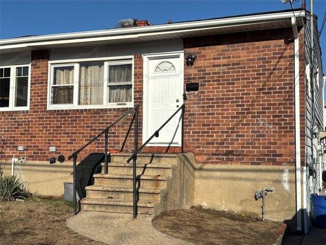 House for sale in Queens, Arverne