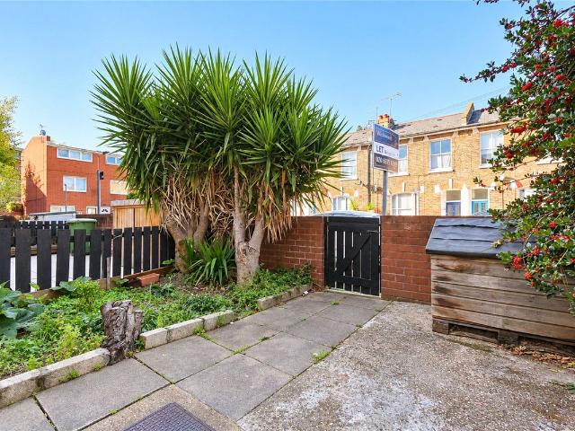 Apartment for rent in Cossall Estate, Greater London