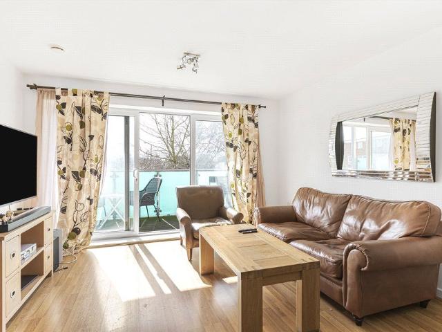 Apartment for rent in Mile End, Greater London