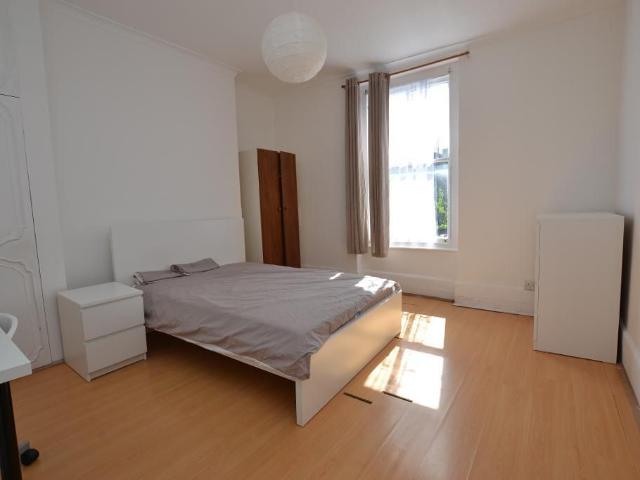Room for rent in Limehouse, Greater London
