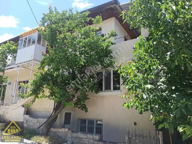 Burdur Merkez içerisinde satılık Villa