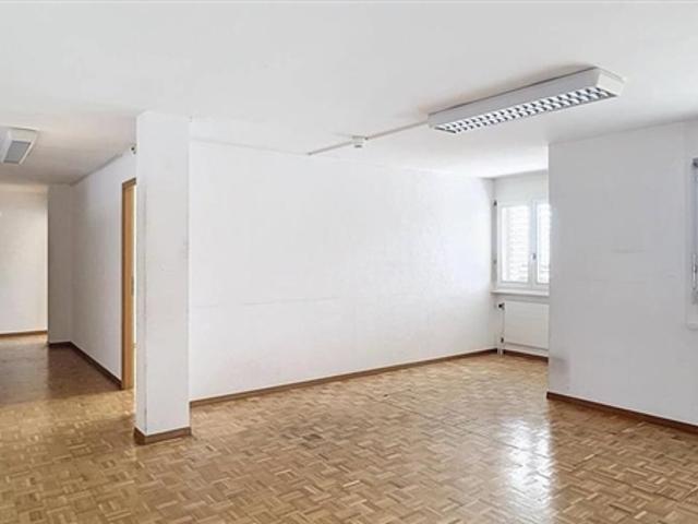 Büro mieten in Chavannes-de-Bogis, Waadt
