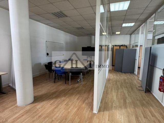 Bureau vente à Évry, Grigny
