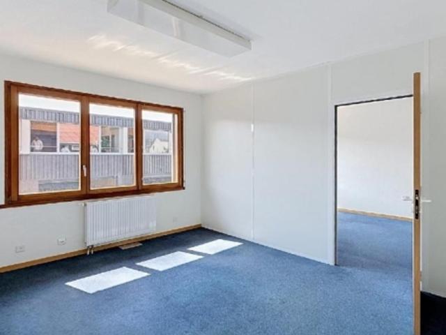 Büro mieten in Chavannes-de-Bogis, Waadt