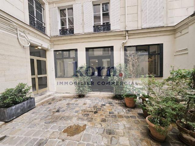 Bureau vente à Paris, Quartier de l'Hôpital Saint-Louis Bureau vente à Paris, Quartier de l'Hôpital Saint-Louis