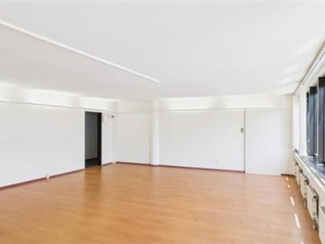 Büro mieten in Renens, Waadt