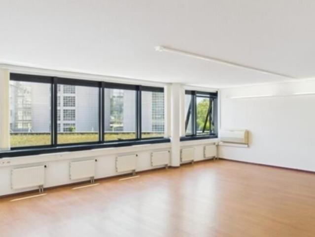 Büro mieten in Renens, Waadt