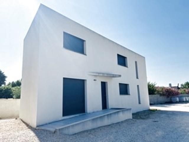 Bureau vente à Camaret-sur-aigues