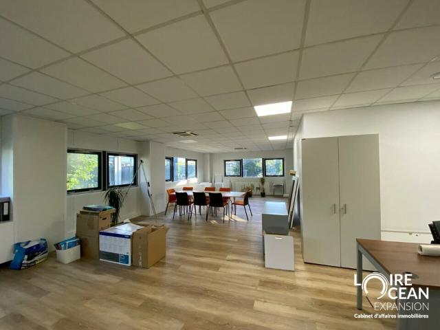 Bureau vente à Nantes