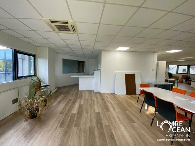 Bureau vente à Nantes