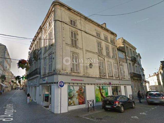 Bureau vente à Cognac