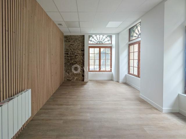 Bureau vente à Dinan, Bretagne