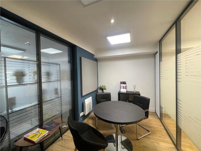 Bureau vente à Bordeaux