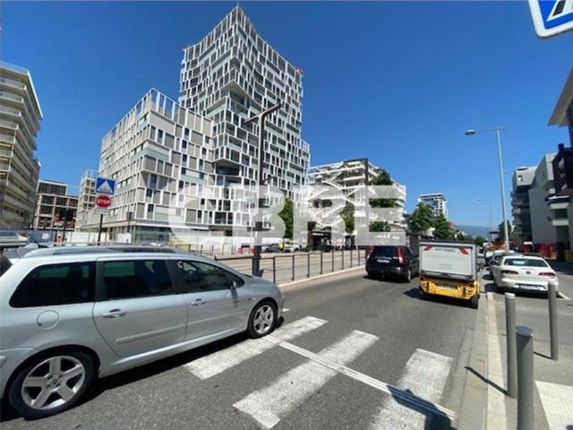Bureau vente à Nice, Caucade