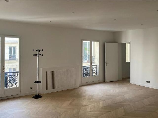 Bureau vente à Paris, Île-de-France