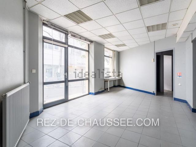 Bureau vente à Paris 20e Arrondissement, Paris