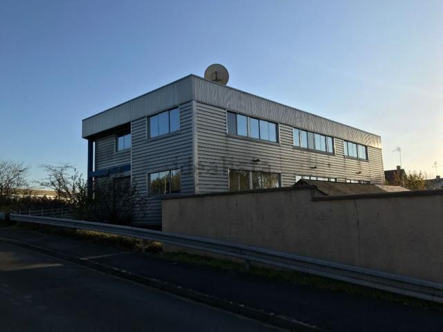 Bureau vente à Justices - Madeleine - Saint-Léonard, Angers