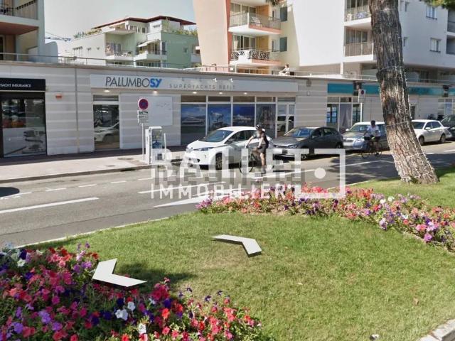 Bureau location à Vieille Ville, Antibes