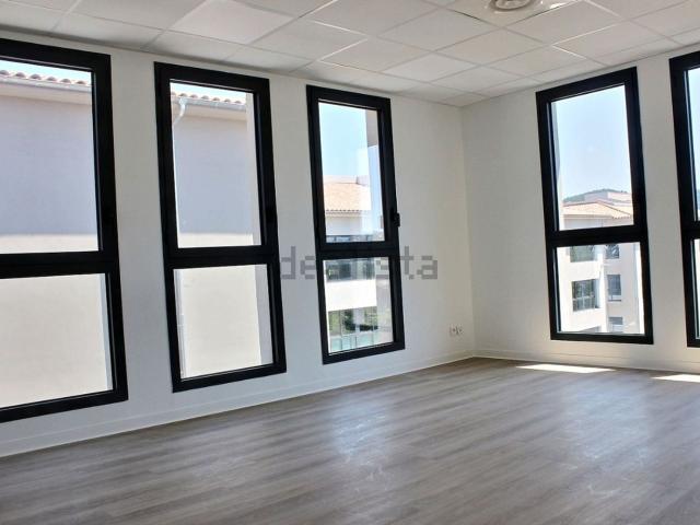 Bureau location à Aubagne, Bouches-du-Rhône