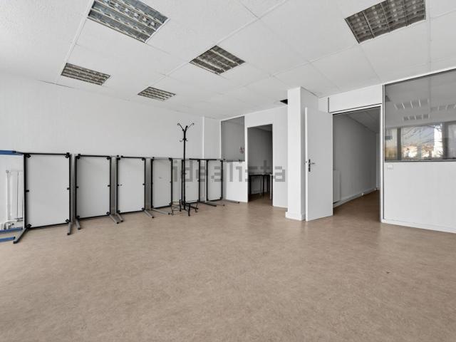 Bureau vente à Paris 15e Arrondissement, Paris