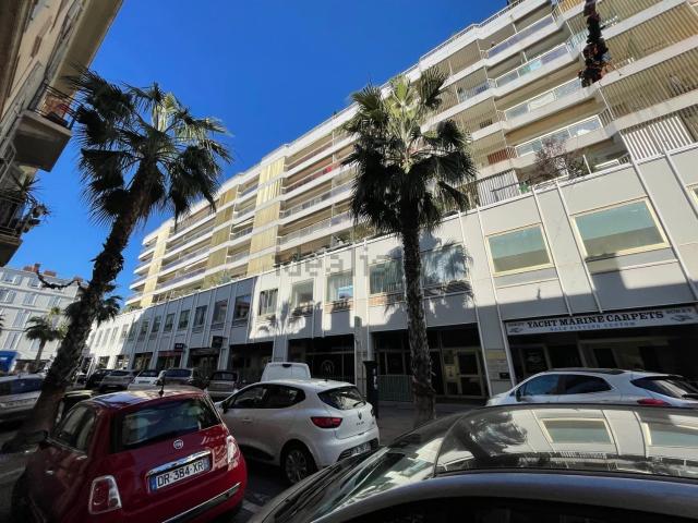 Bureau vente à La Lepre, Cannes