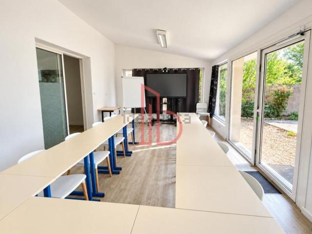 Bureau vente à Plaisance, Cenon