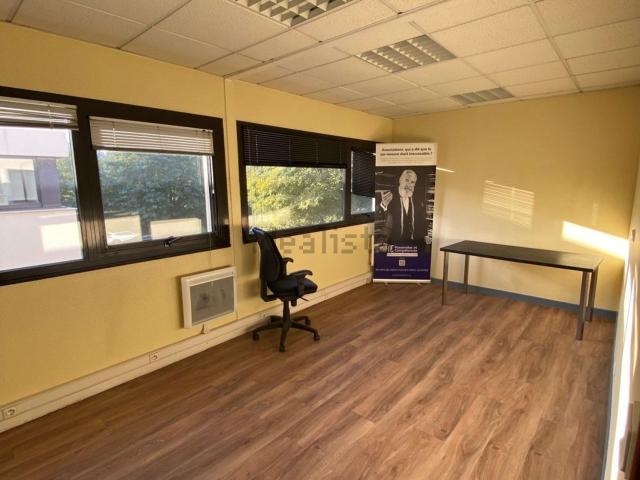 Bureau vente à Zone d'activité de la Rigourdière, Cesson-Sévigné