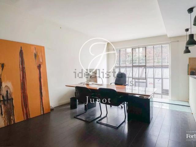Bureau vente à Paris 17e Arrondissement, Paris