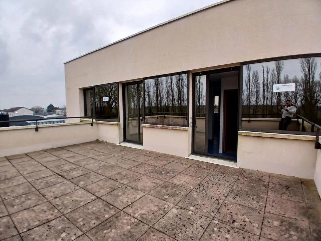 Bureau location à Zones d'habitat, Coignières