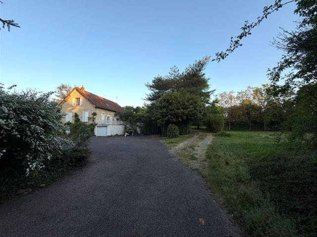 Bureau vente à Forgeneuve, Coulanges-lès-Nevers