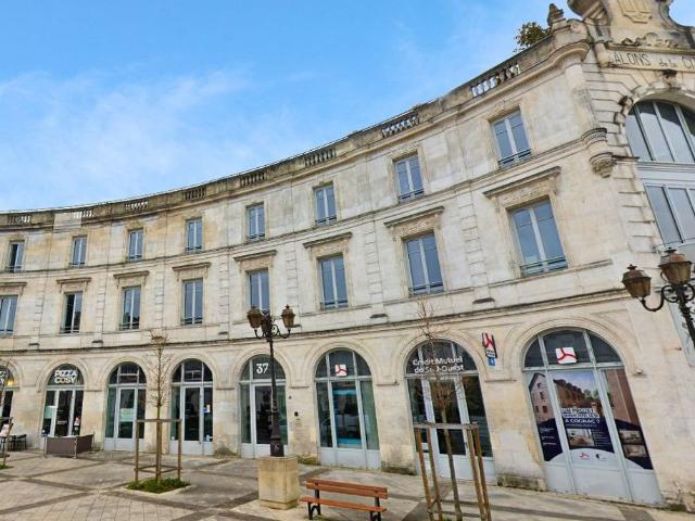 Bureau vente à Cognac