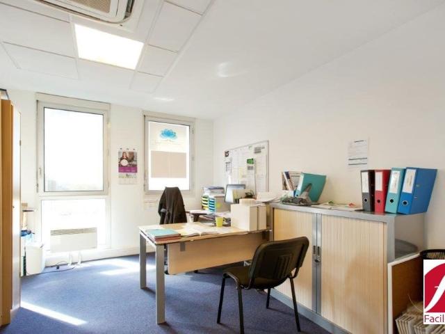 Bureau vente à Versailles, Montigny-le-bretonneux