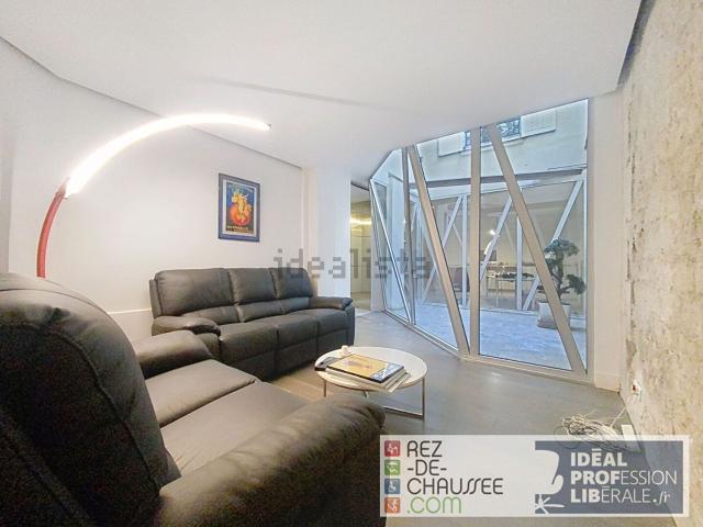Bureau vente à Paris 8e Arrondissement, Paris
