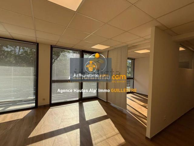Bureau vente à Le Rif Clar, Embrun