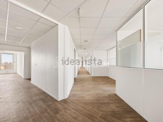 Bureau vente à Paris 17e Arrondissement, Paris