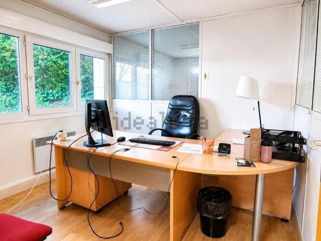 Bureau vente à Les Aunettes, Évry-Courcouronnes