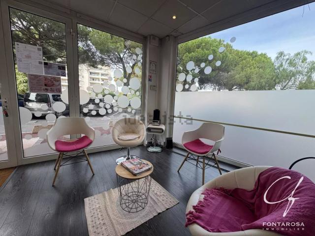 Bureau vente à Fréjus, Var