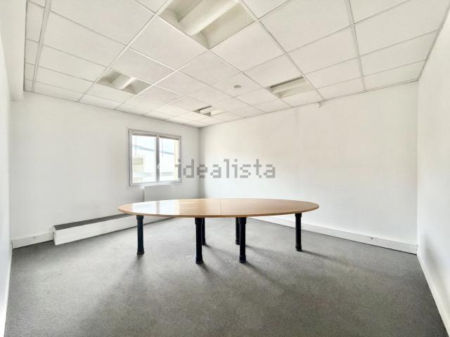 Bureau location à Les Ruchères, Igny