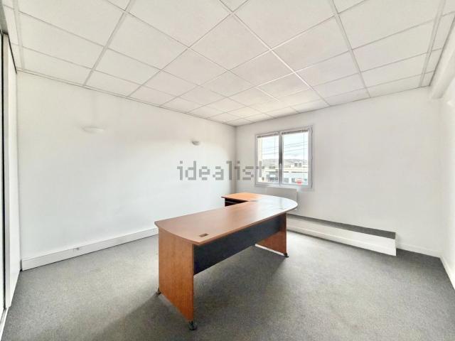 Bureau location à Les Ruchères, Igny