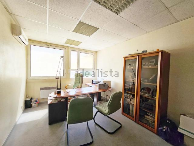 Bureau vente à Saint-Marcel, Laon