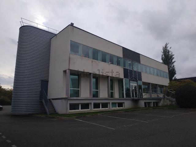 Bureau vente à ZA Touches-Saint-Mélaine, Laval