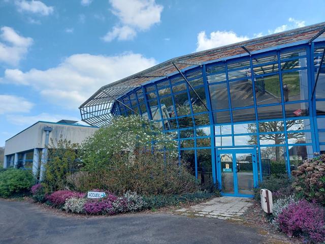 Bureau vente à Thévalles-Chartrière, Laval