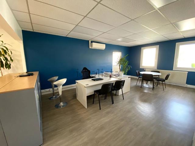 Bureau vente à Pain Perdu, Maule