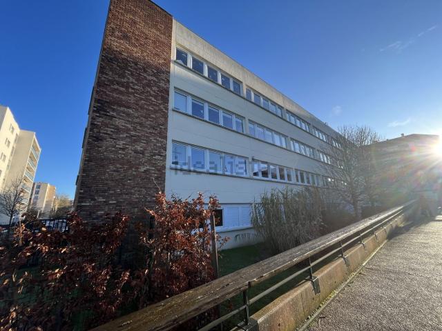 Bureau location à Maurepas, Yvelines